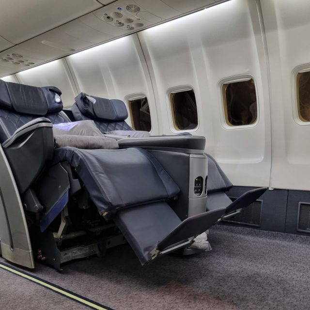 https://www.travelint.ru/wp-content/uploads/2019/12/black-jet-inside-2-640x640.jpg