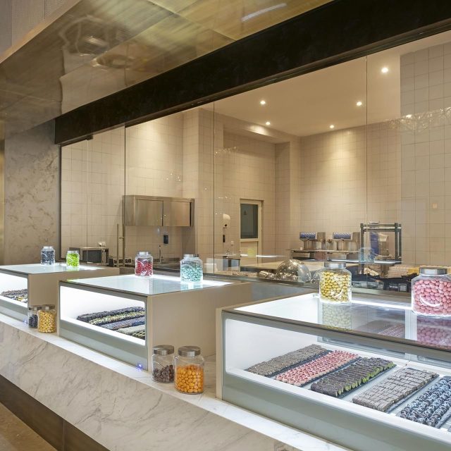 https://www.travelint.ru/wp-content/uploads/2024/06/120-cullinan-belek-chocolate-house_standard-640x640.jpg